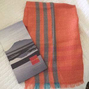 Shawl baby alpaca & silk. NWT